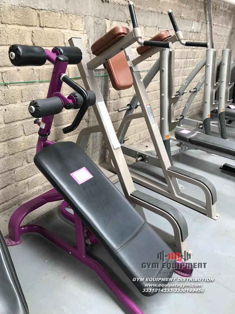Banco de Abdomen Cybex